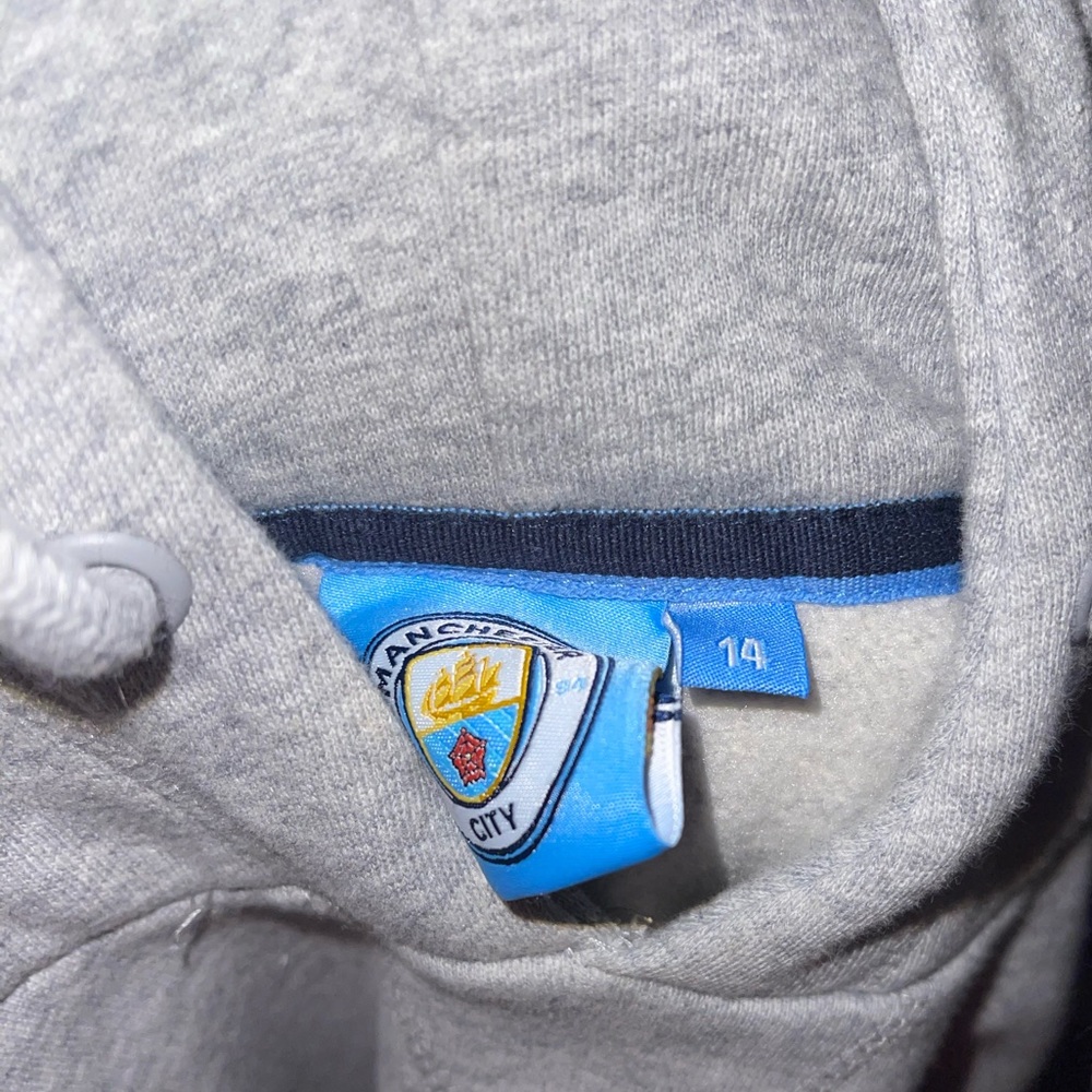 Manchester City Premier League Women’s Hoodie: Erling Haaland: Rodri View 4